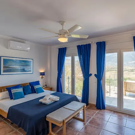 Alondras Stunning Views * Los Romanes