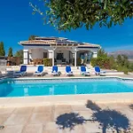 Alondras Stunning Views וילה